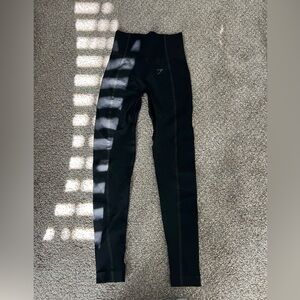 Gym shark leggings